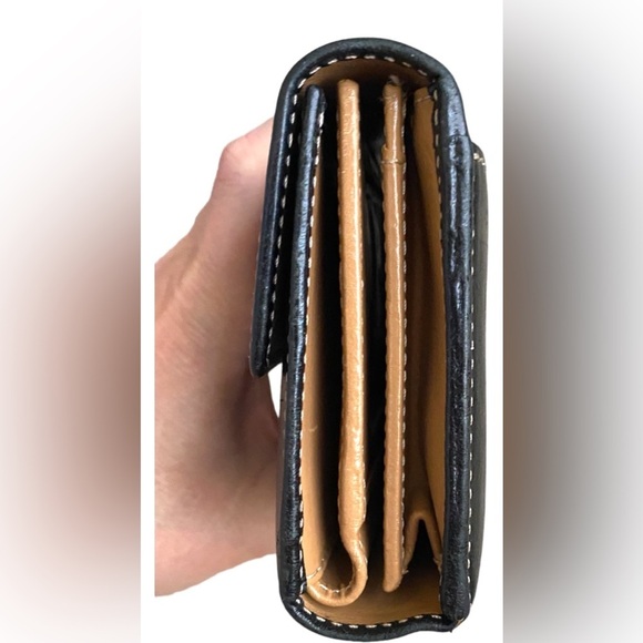 Beautiful Kate Spade Black Italian Leather Wallet - Picture 5 of 12